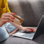 woman online shopping